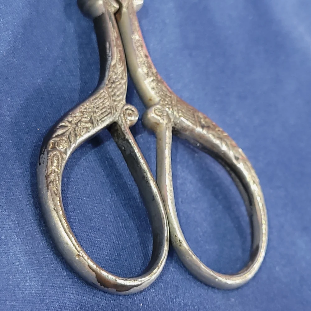 Vintage Spanish Toledo Etched Sewing Scissors - Picture 6 of 11